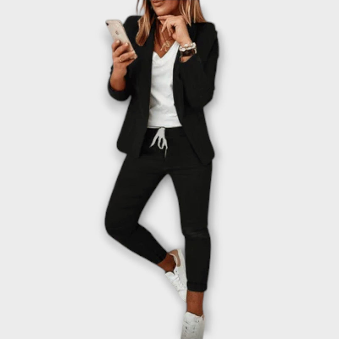 Cassie | Women&