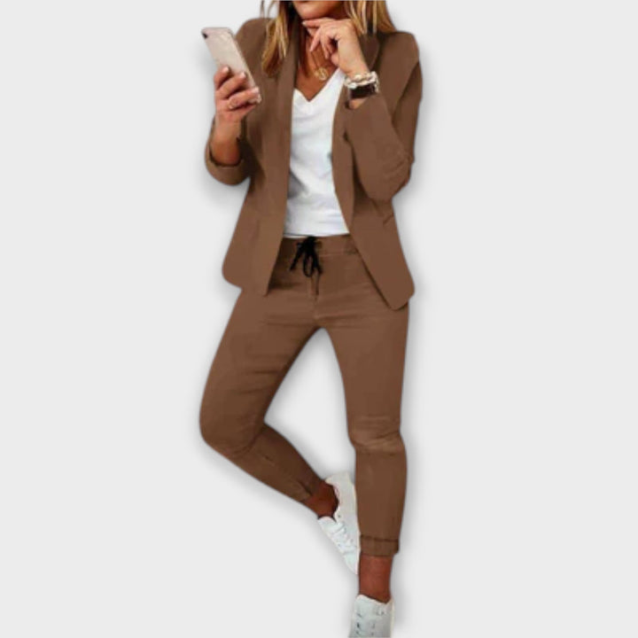 Cassie | Women&