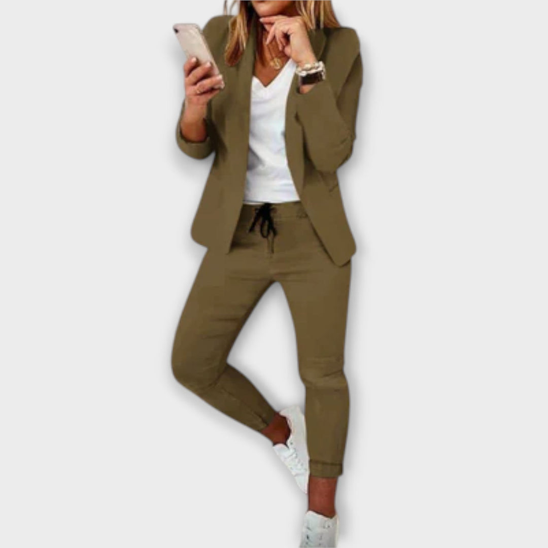 Cassie | Women&