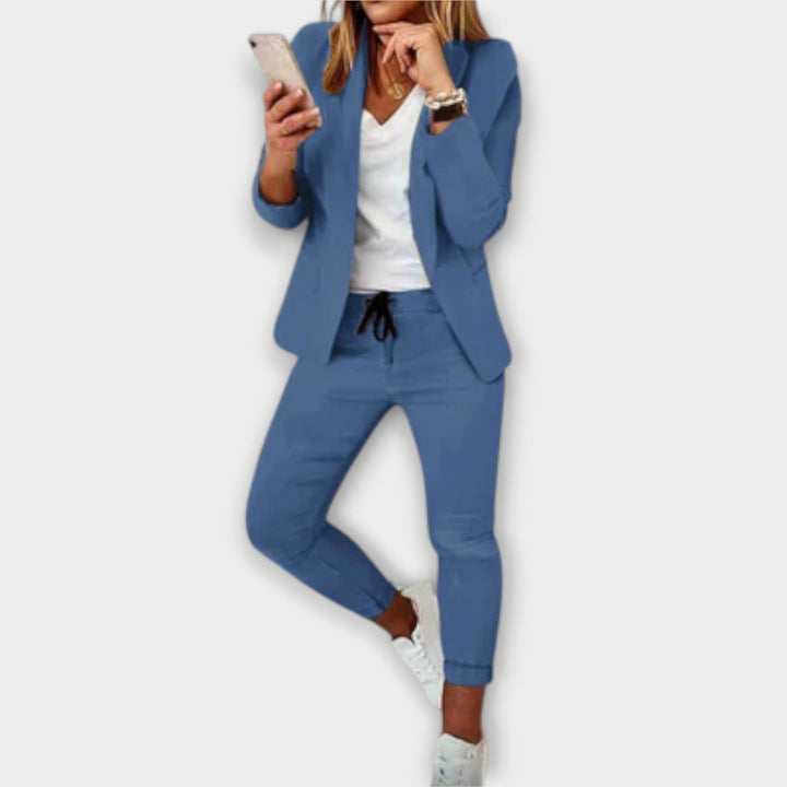 Cassie | Women&