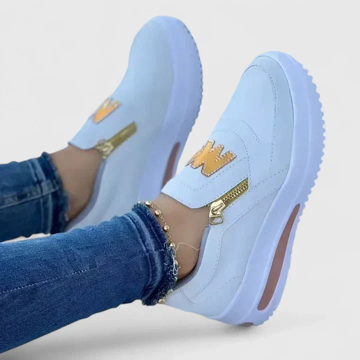 June | Women&
