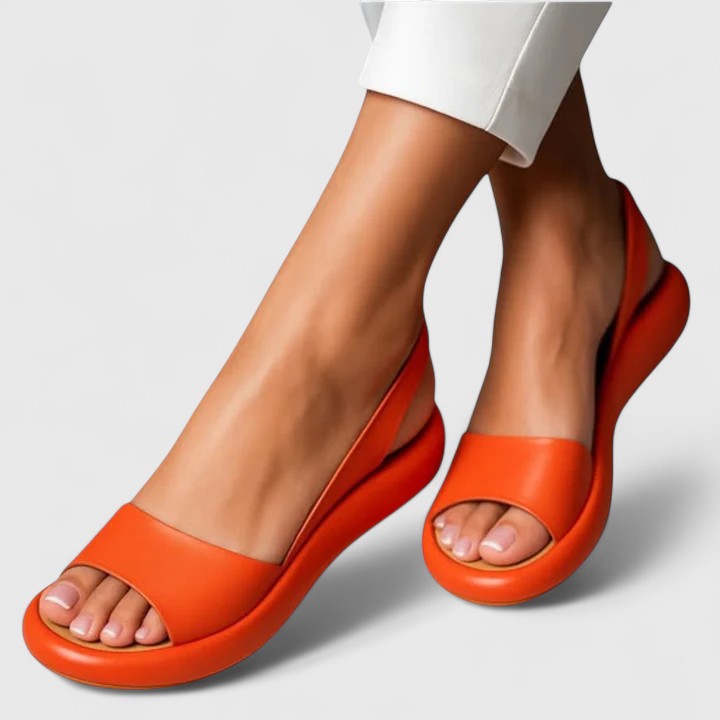 Laura | Women&