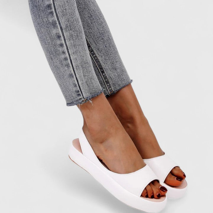 Laura | Women&